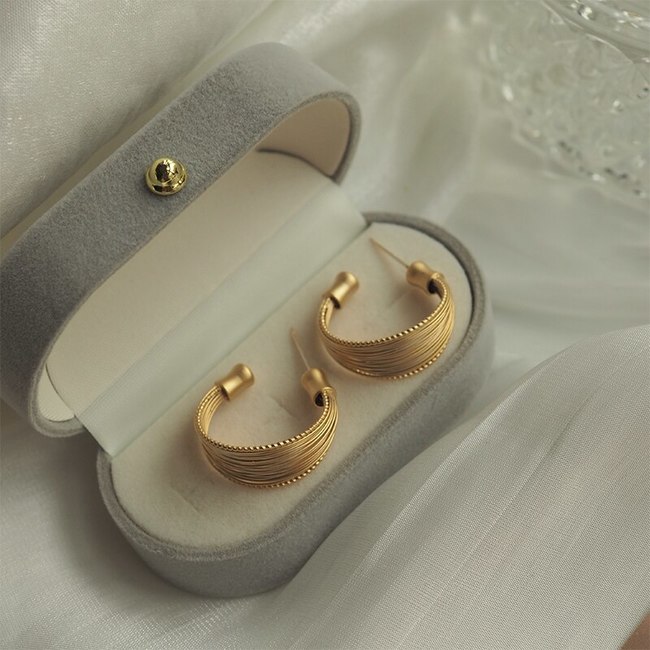 빈티지 불규칙한 스트립 빅 CC 후프 14K 금도금 귀걸이, 여성 결혼식을 위한 특이한 구리 쥬얼리