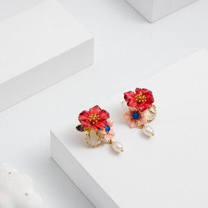 JAEEYIN-2021 신상품 에나멜 스터드 귀걸이 화이트 담수 진주 유리 참 핑크 레드 플라워 선물 여성 여성,