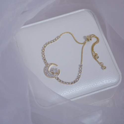디자인 14K 금도금 주얼리 절묘한 깜박이는 다이아몬드 지르콘 스타와 달 팔찌 여성용 휴일 선물